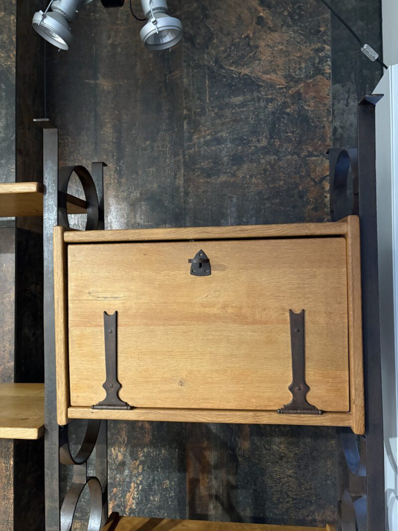 Brutalist roomdivider /wandkast Bram Sprij