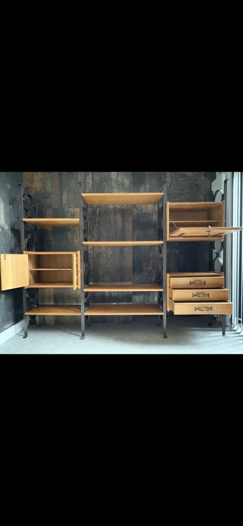 Brutalist roomdivider /wandkast Bram Sprij